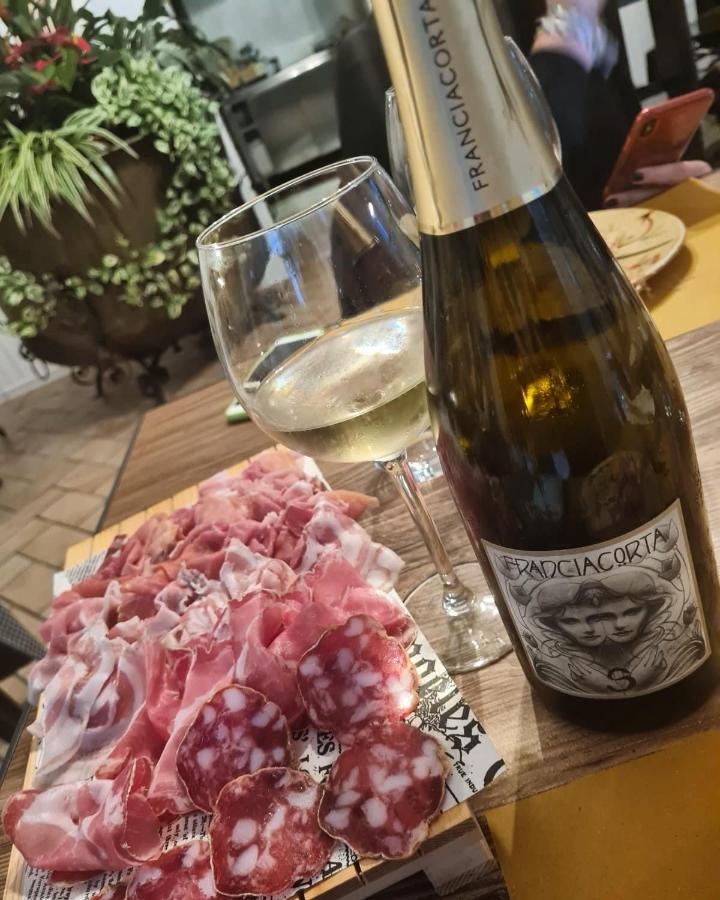 Il Glicine B&B Ristorante Cazzago San Martino Экстерьер фото
